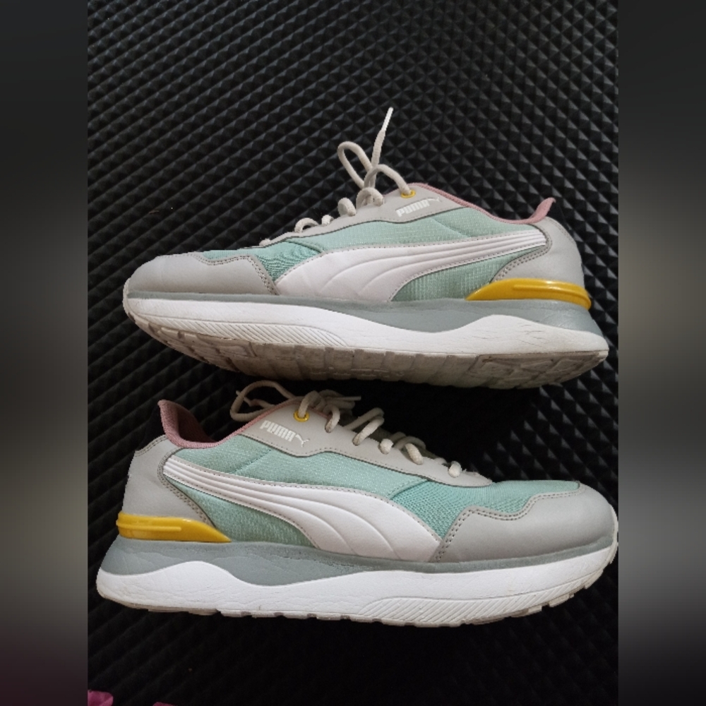 Women Puma shoes size 9.5